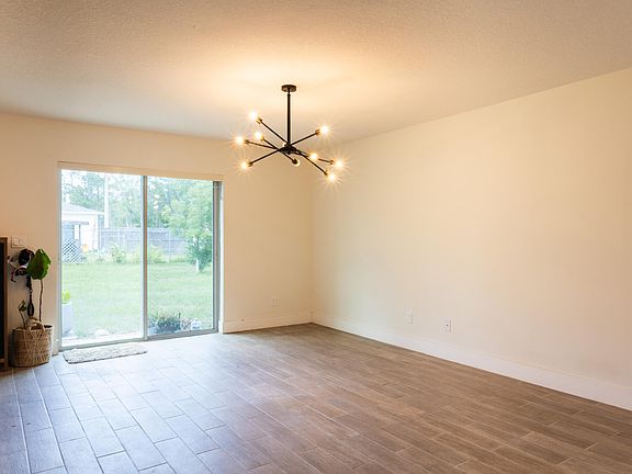 5th image of 2581 SE Dogwood Avenue