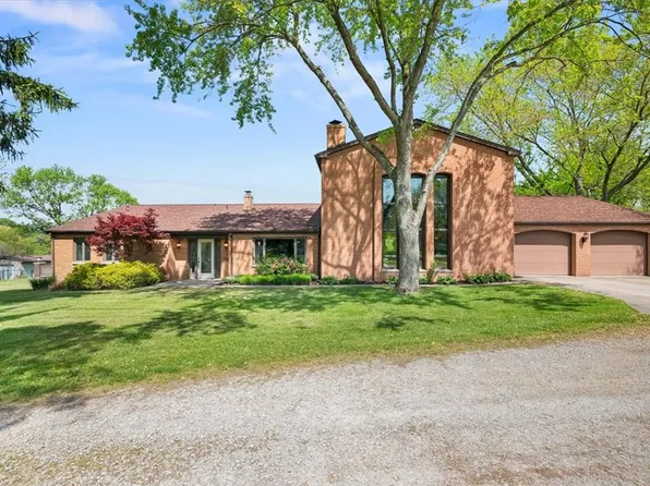 3616 New Texas Rd, Pittsburgh, PA 15239