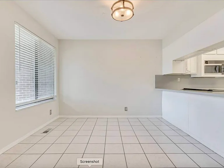 8758 S Oakwood Park Cir — Photo 5