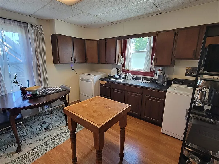 45 Josephine Ave #2 — Photo 4