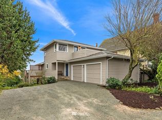 615 S 4th St, La Conner, WA 98257