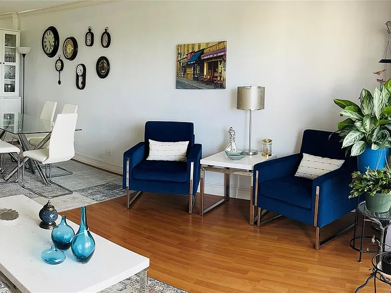 800 NE 195th St #605 — Photo 14