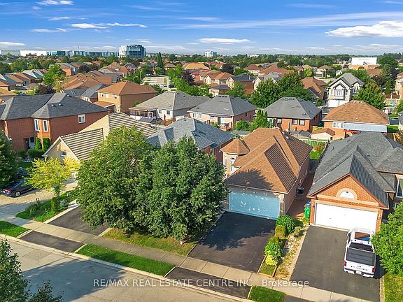 3rd image of 111 Springview Dr