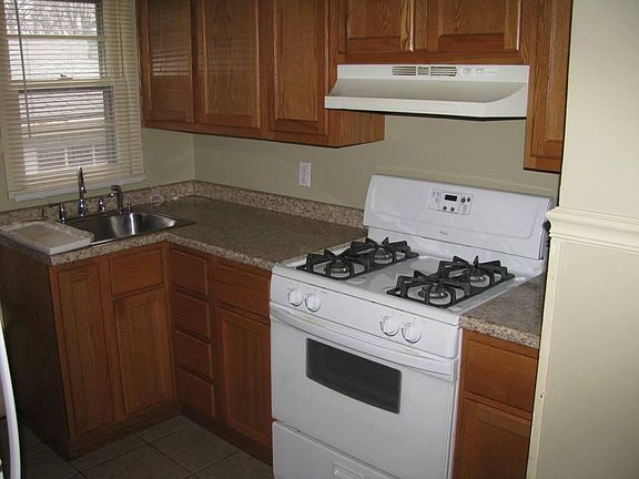 5th image of 706 Reasor Pl
