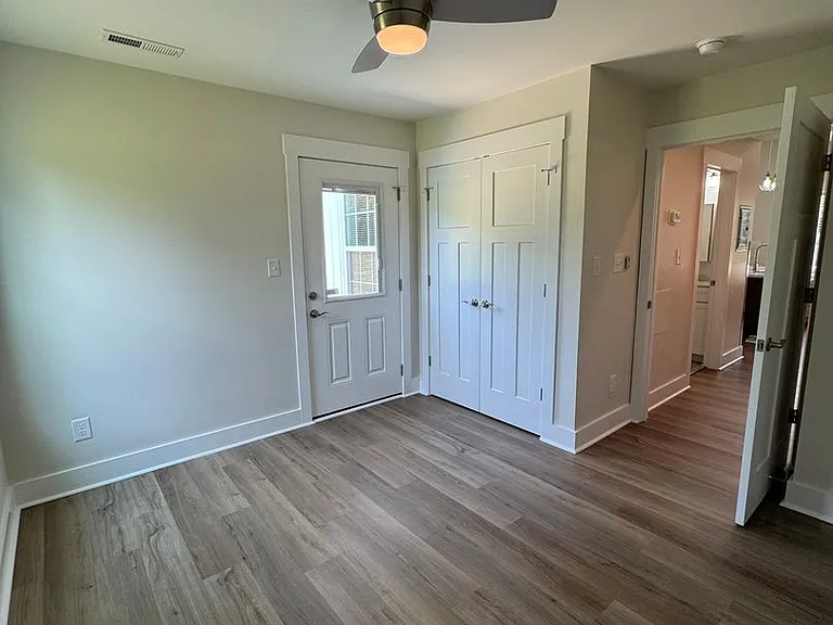 503 Pecan Tree Ln — Photo 16