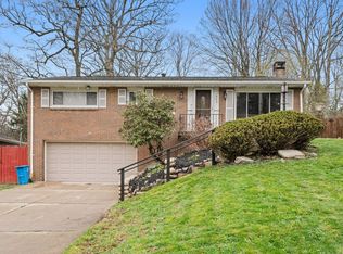 332 Holiday Park Dr, Pittsburgh, PA
