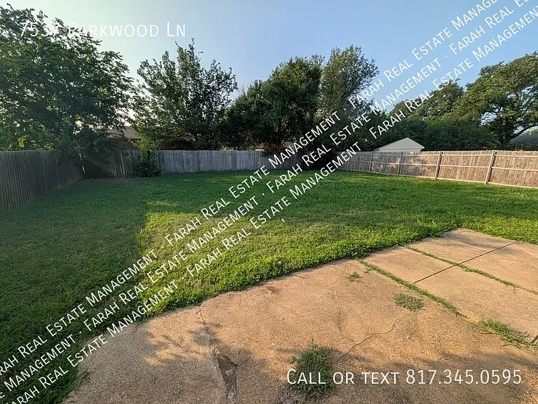 7537 Parkwood Ln — Photo 24