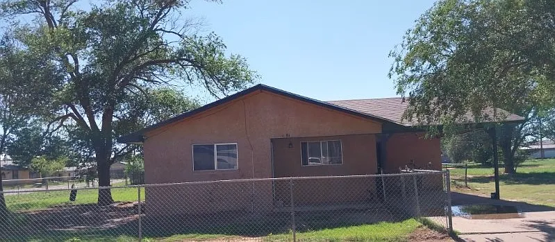 N Avenue B, Portales — Photo 2