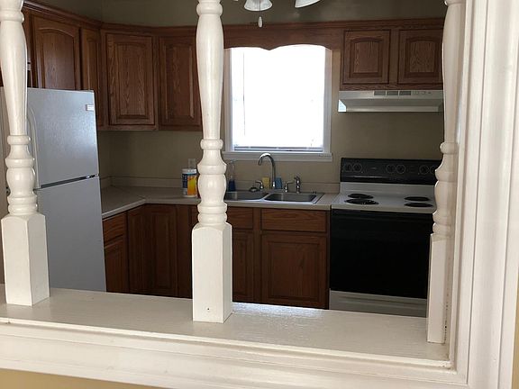 Livingroom looking into the kitchen