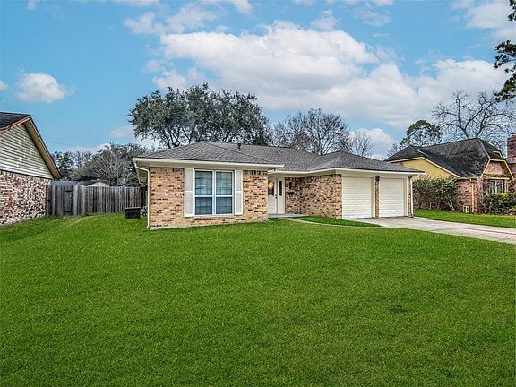 3rd image of 2408 Jacquelyn Dr
