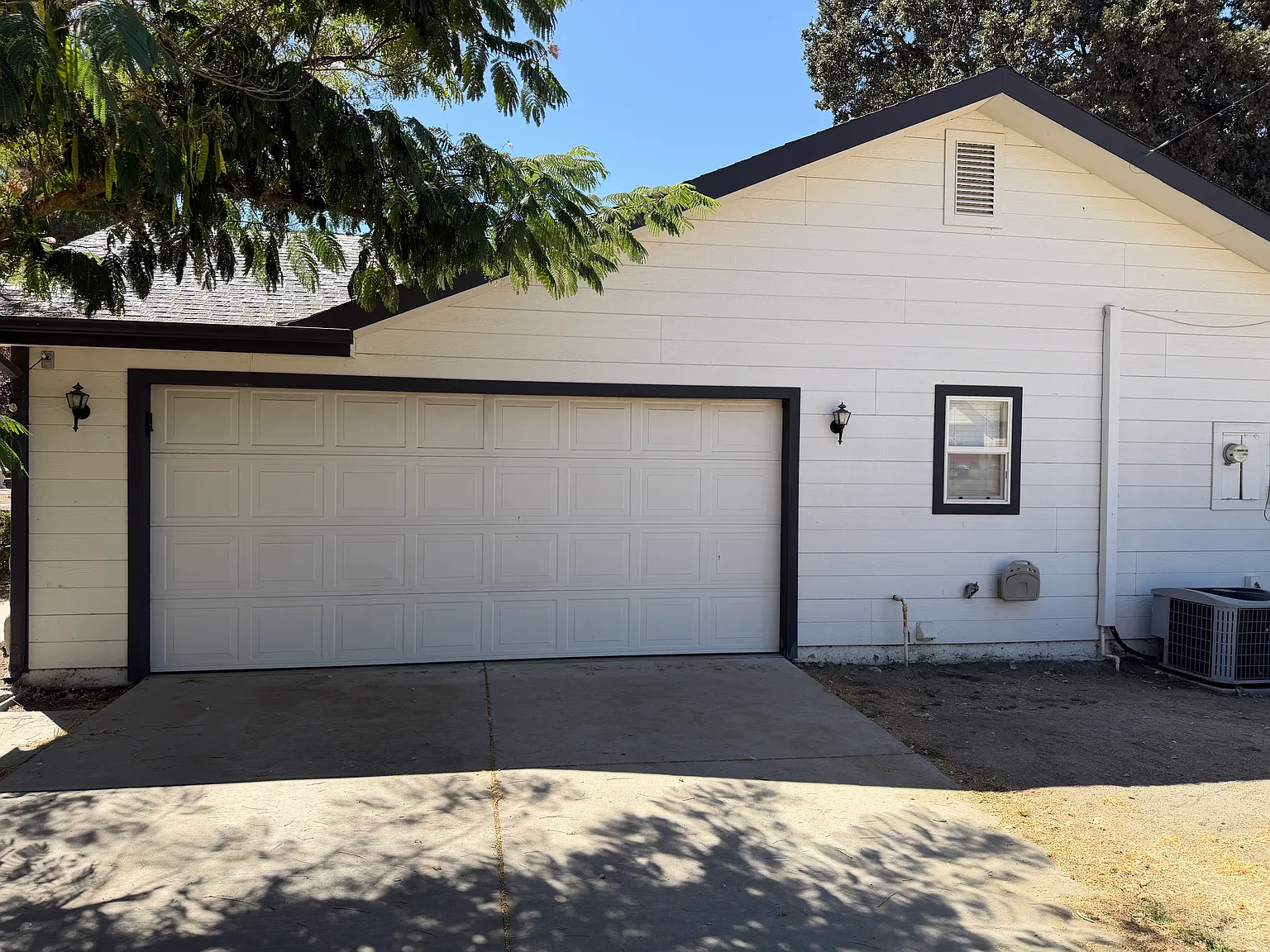 3 bed, 1237 sqft, $2,500 — Photo 2