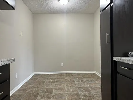 Tiblow Village Apartments — Photo 5