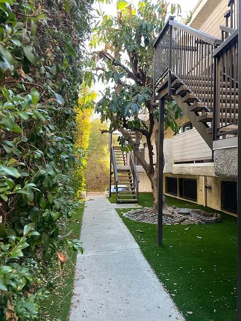 4934 Coldwater Canyon Ave — Photo 3