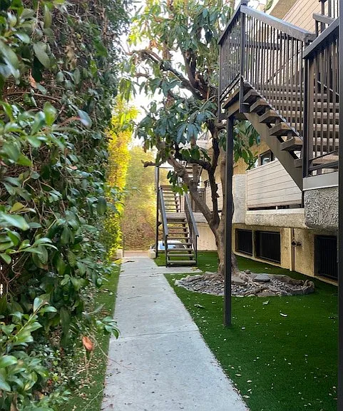 4934 Coldwater Canyon Ave — Photo 3