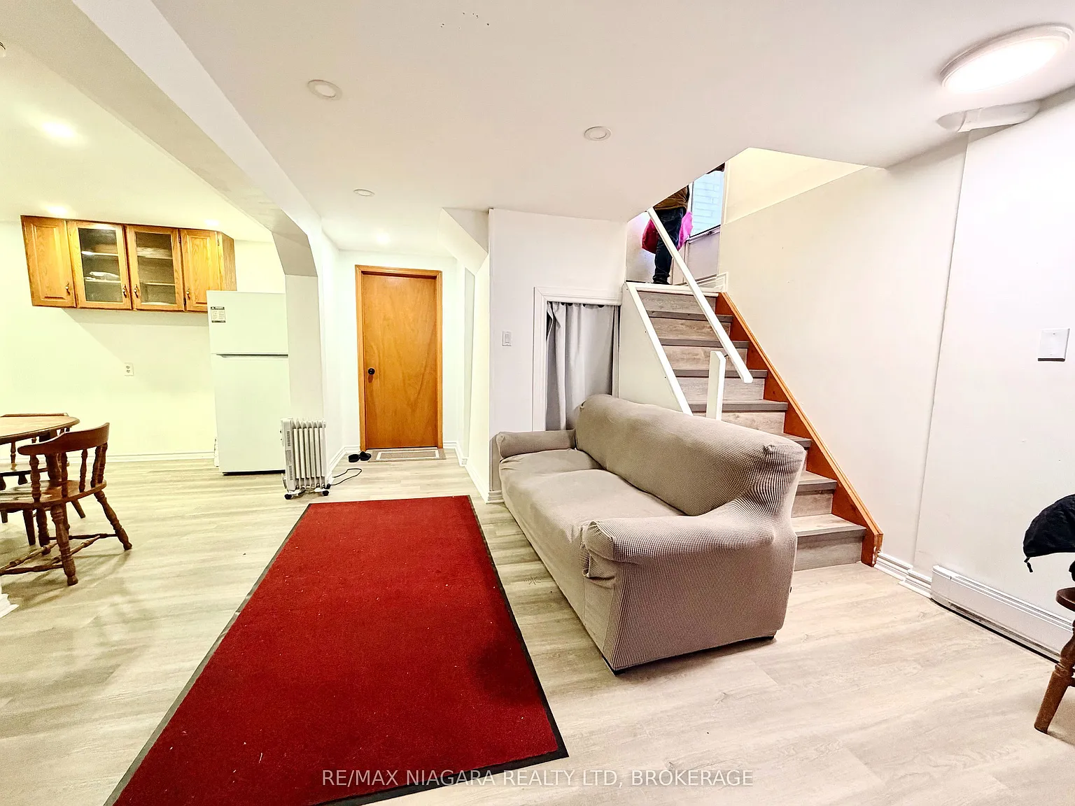 3 bed, $1,400 — Photo 3
