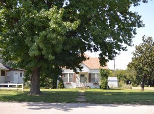 101 S Magnolia Ave, Newkirk, OK 74647