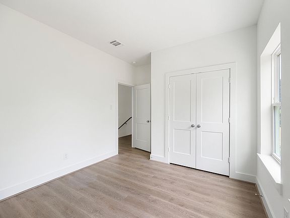 5th image of 831 Paul Quinn St #B