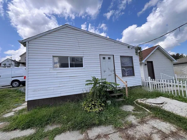 115 S 3rd St, Youngwood, PA 15697