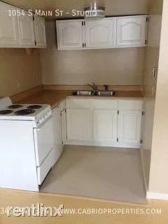 1054 S. Main — Photo 2