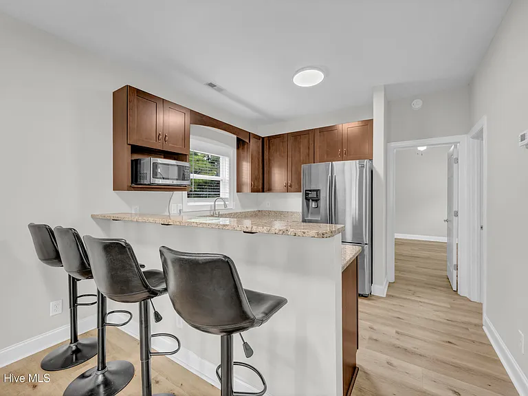 3234 Belmont Cir — Photo 8