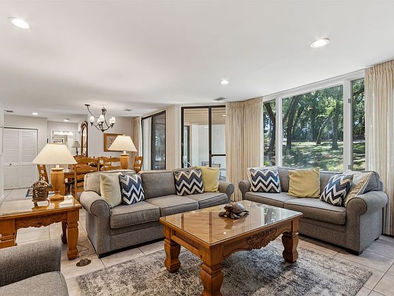 2nd image of 2326/2328 Boxwood Ln #2326