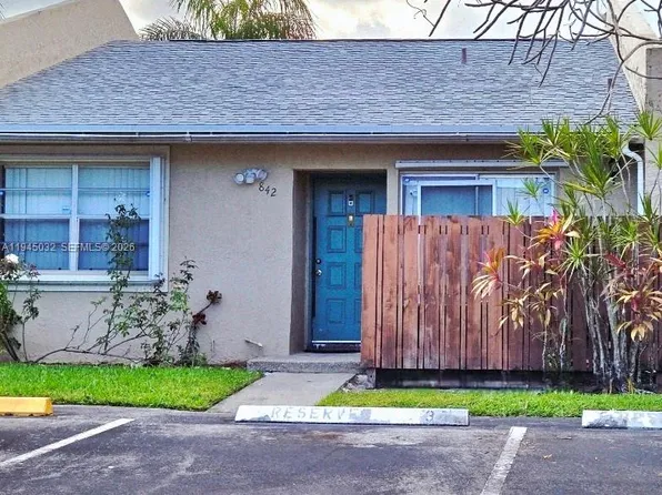 842 Banks Rd, Coconut Creek, FL 33063