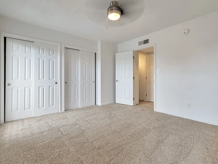 1815 W Tuckey Ln — Photo 52