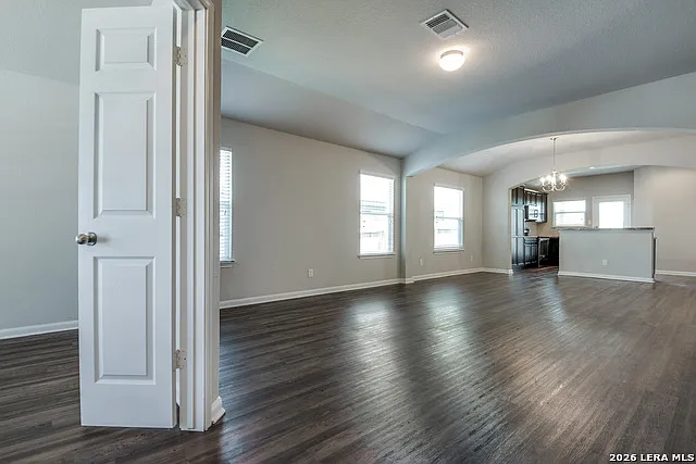 1041 Lauren St — Photo 4