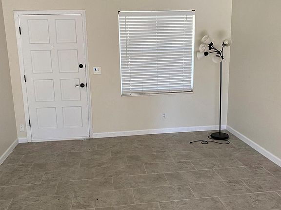 3rd image of 91 Saratoga Cir S