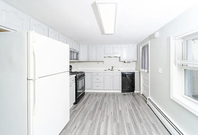 2316 4th Ave — Photo 3