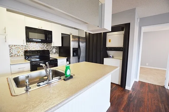 Waipio Gentry Renovated 1 bed/1 bath/ 1 parking — Photo 3