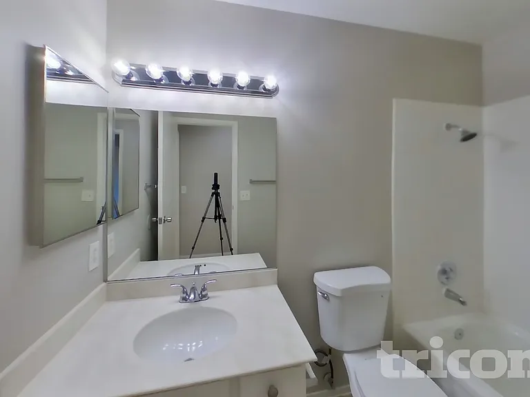 5429 Requa Ave — Photo 12