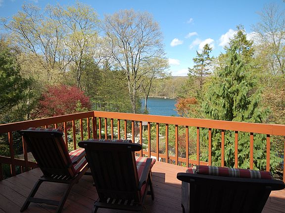4th image of 1092 Barrett Cir W
