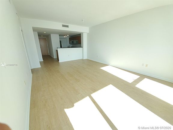 2nd image of 253 NE 2nd St APT 3006
