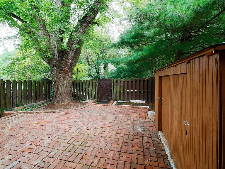 3334 Webley Ct — Photo 24