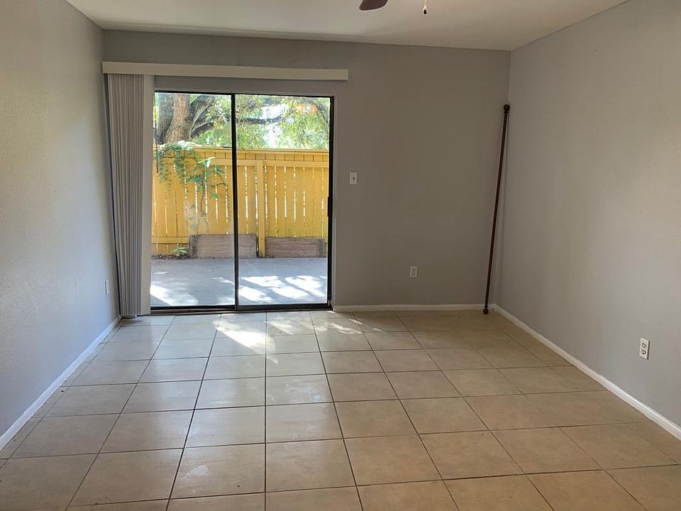 1st image of 2885 Winkler Ave