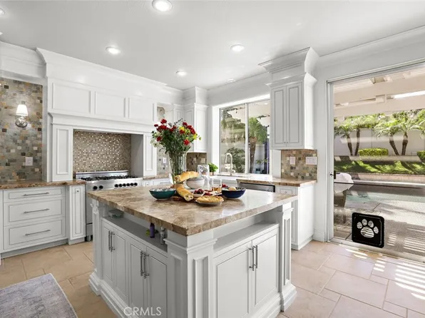 8947 Greenlawn St, Riverside, CA 92508