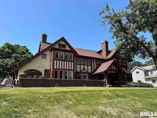 611 W High St #A, Peoria, IL 61606