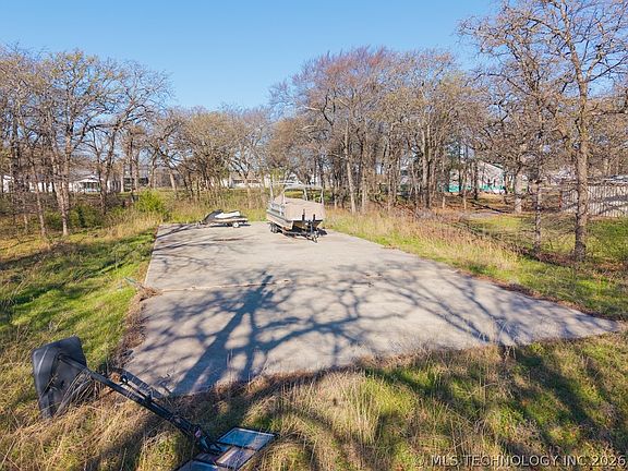 5th image of 2325 Scott Dr