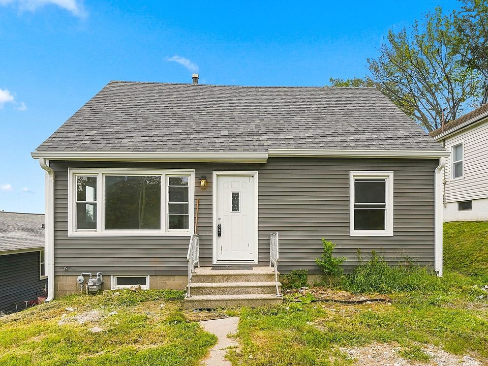 1st image of 135 4th St