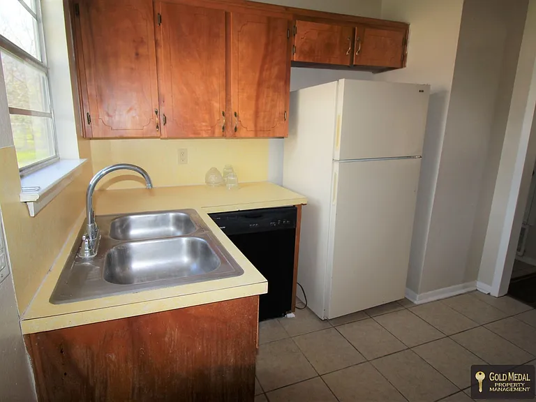 1706 Cole St — Photo 6