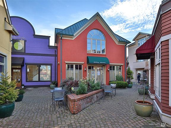 5th image of 221 2nd St #8