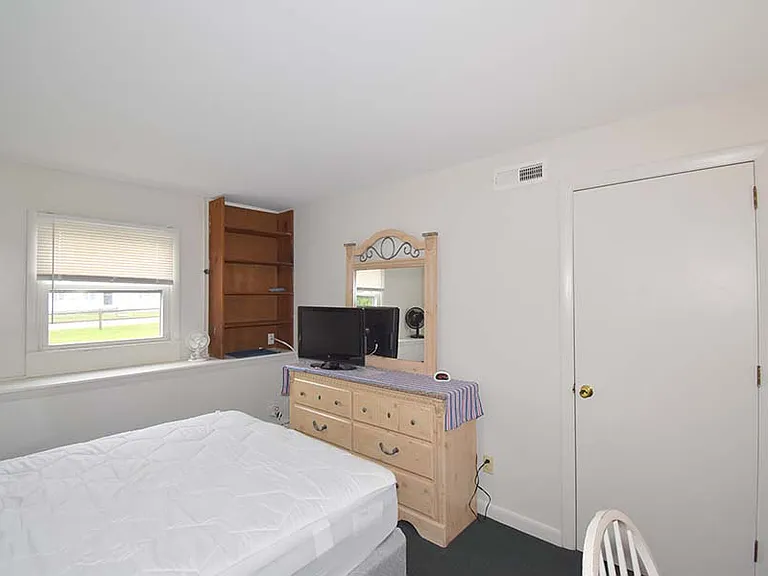 45 Sylvan Rd — Photo 38
