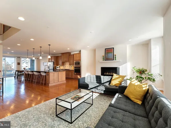 22477 Foundation Dr, Ashburn, VA 20148