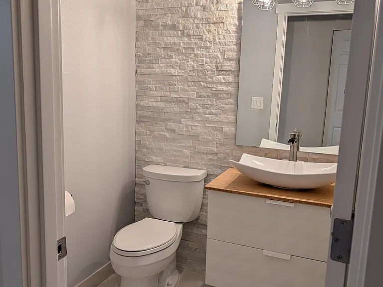 1069 Ilwaco Pl NE — Photo 5