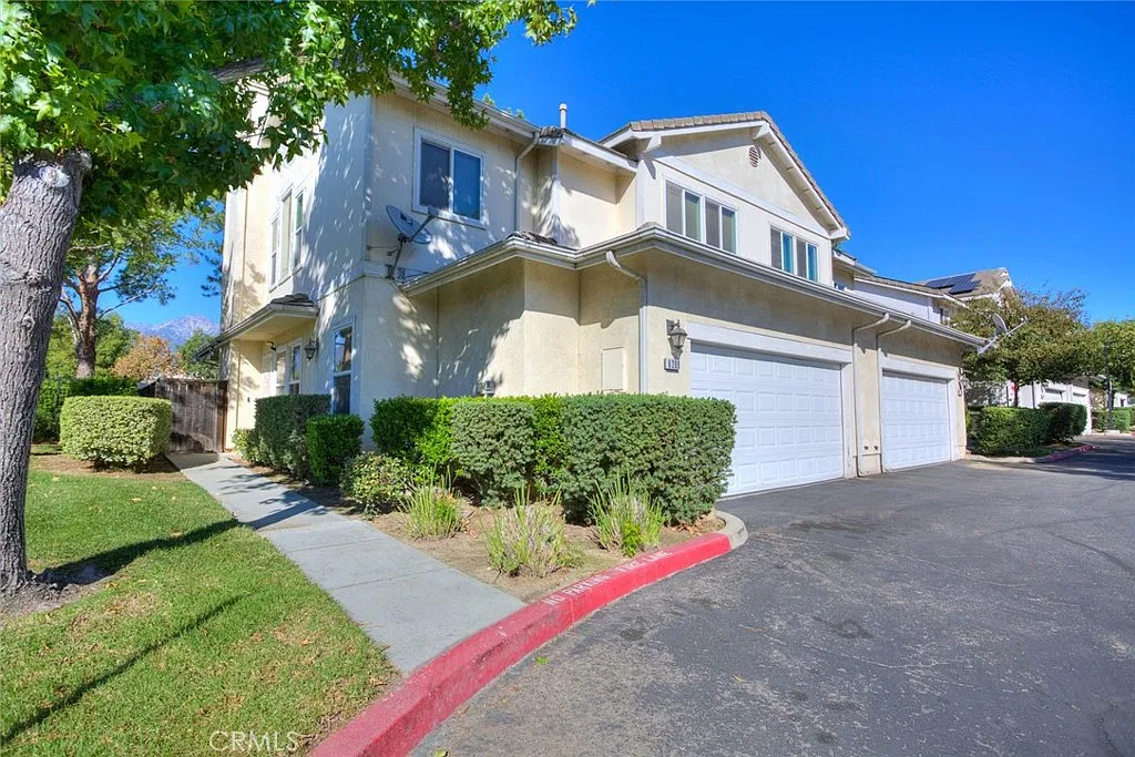 4 bed, 2001 sqft, $3,500 — Photo 1
