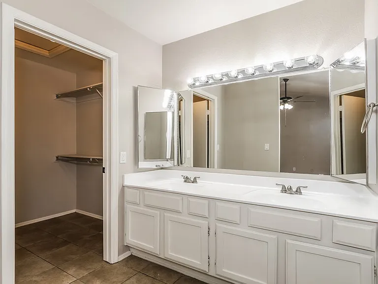5215 W Diana Ave — Photo 11