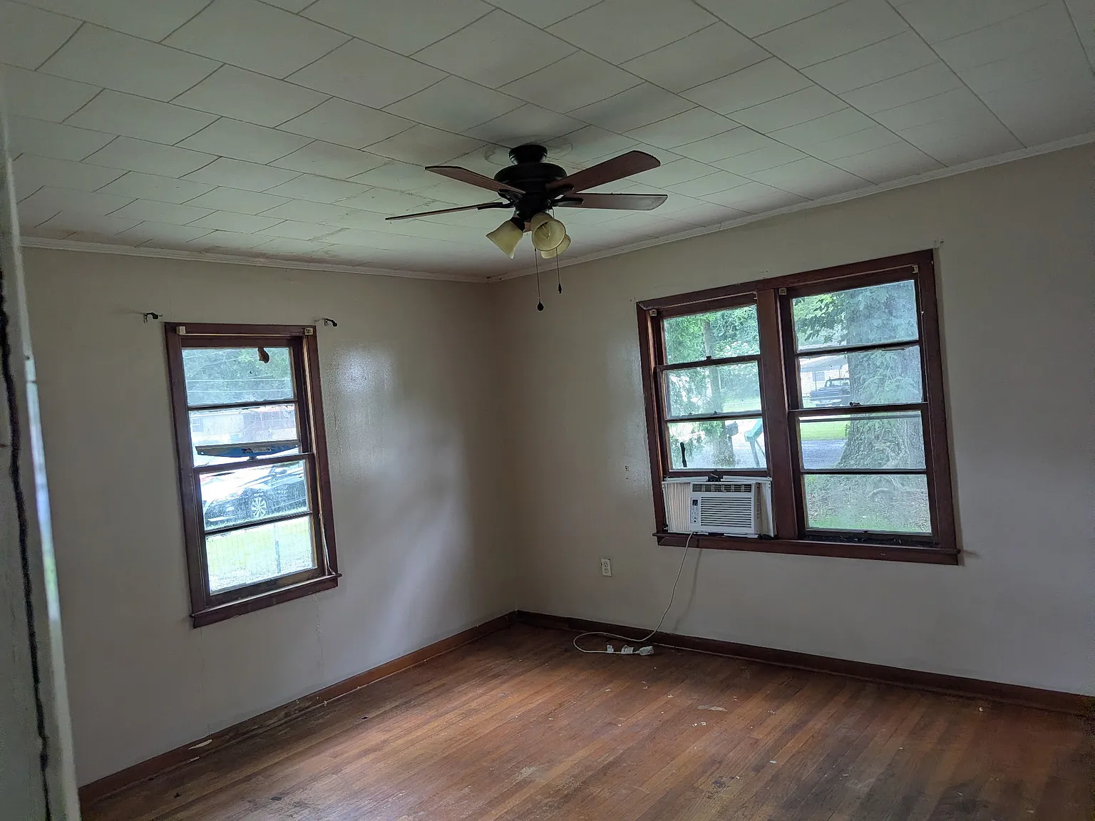1818 Clover Street - 1 — Photo 2