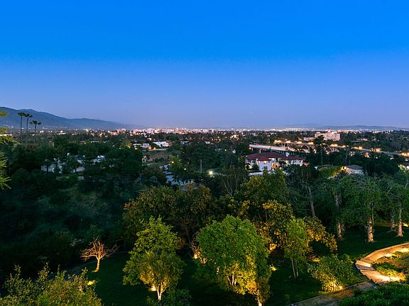 2nd image of 300 N San Rafael Ave