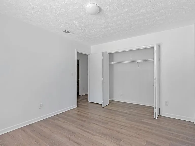 233 Tanglewood Dr #B — Photo 14